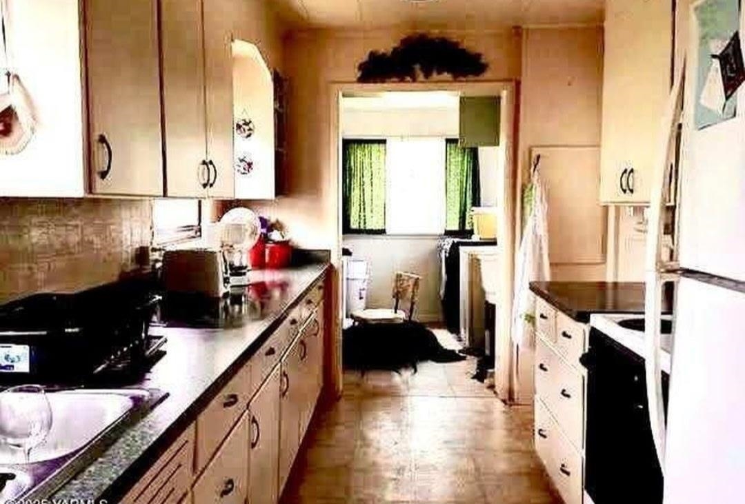 11 E 5th Ave - Photo 3