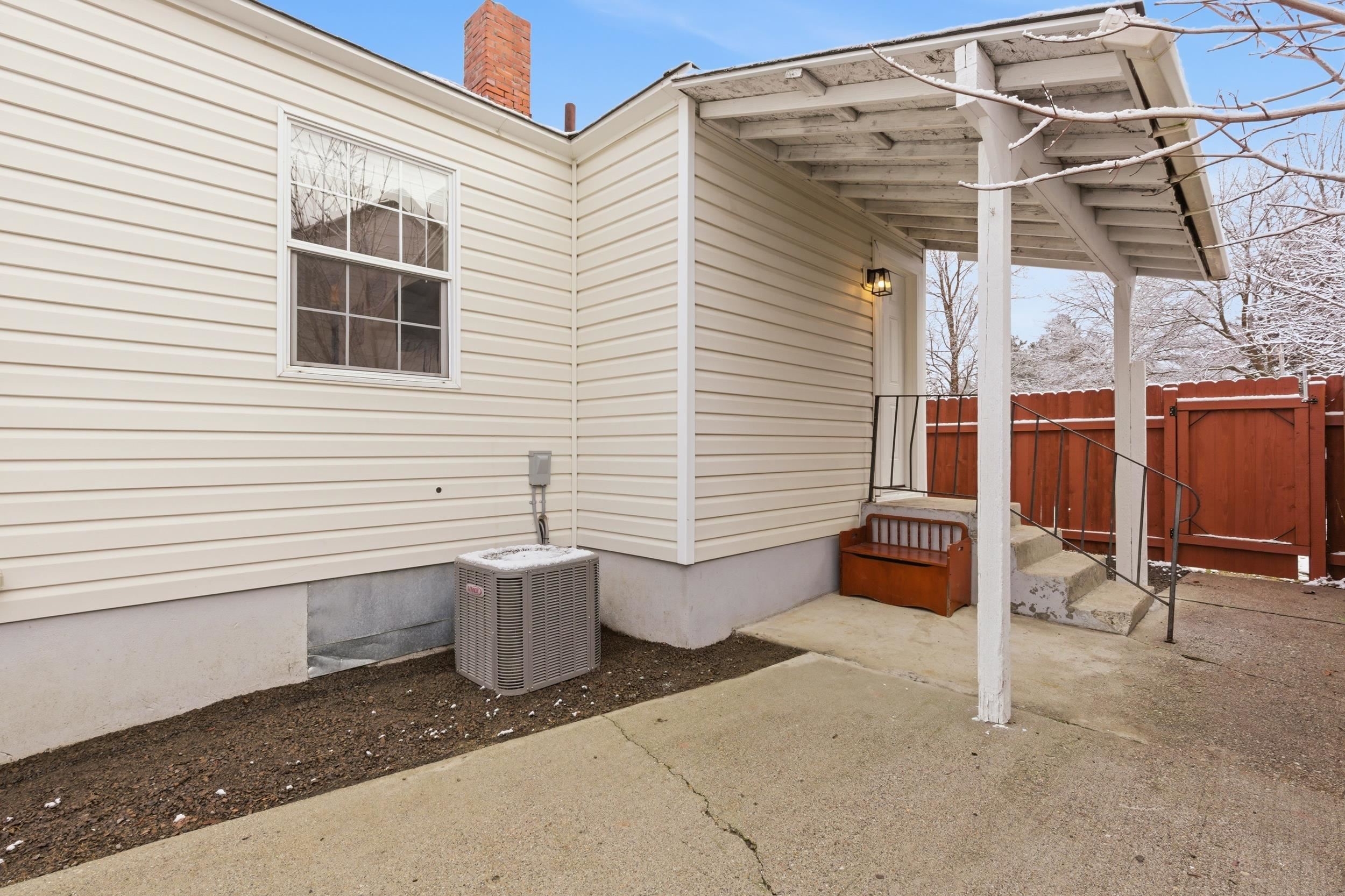 5427 N Whitehouse - Photo 2