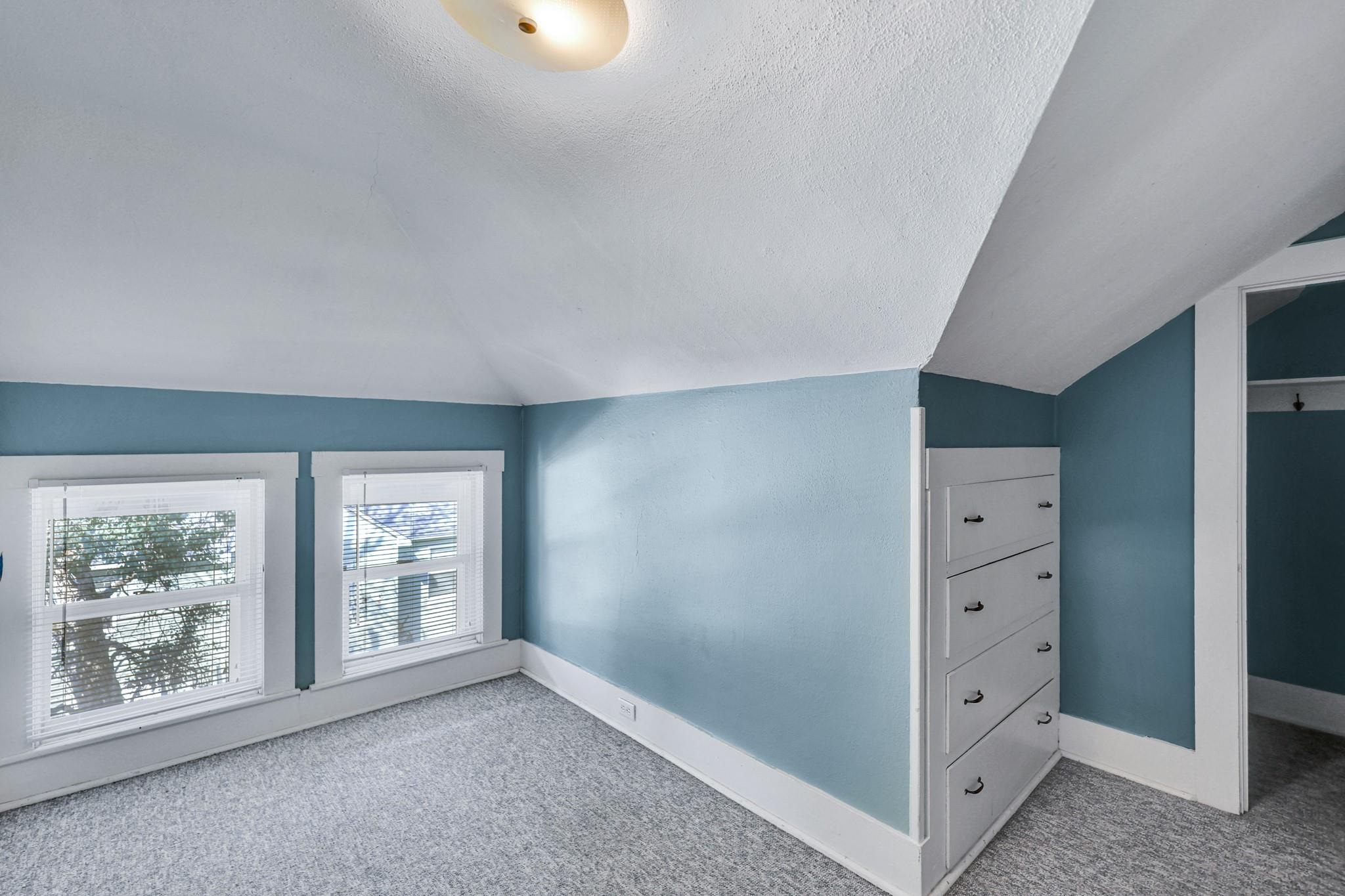 801 W 4th St - Photo 16