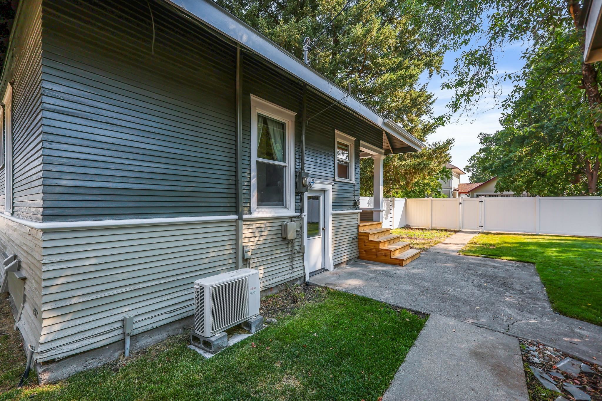 801 W 4th St - Photo 25