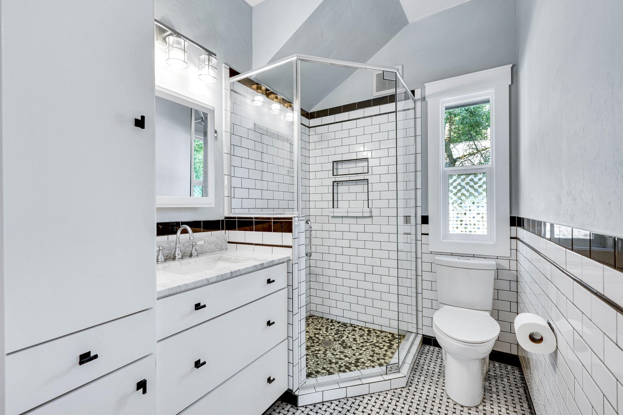 801 W 4th St - Photo 10
