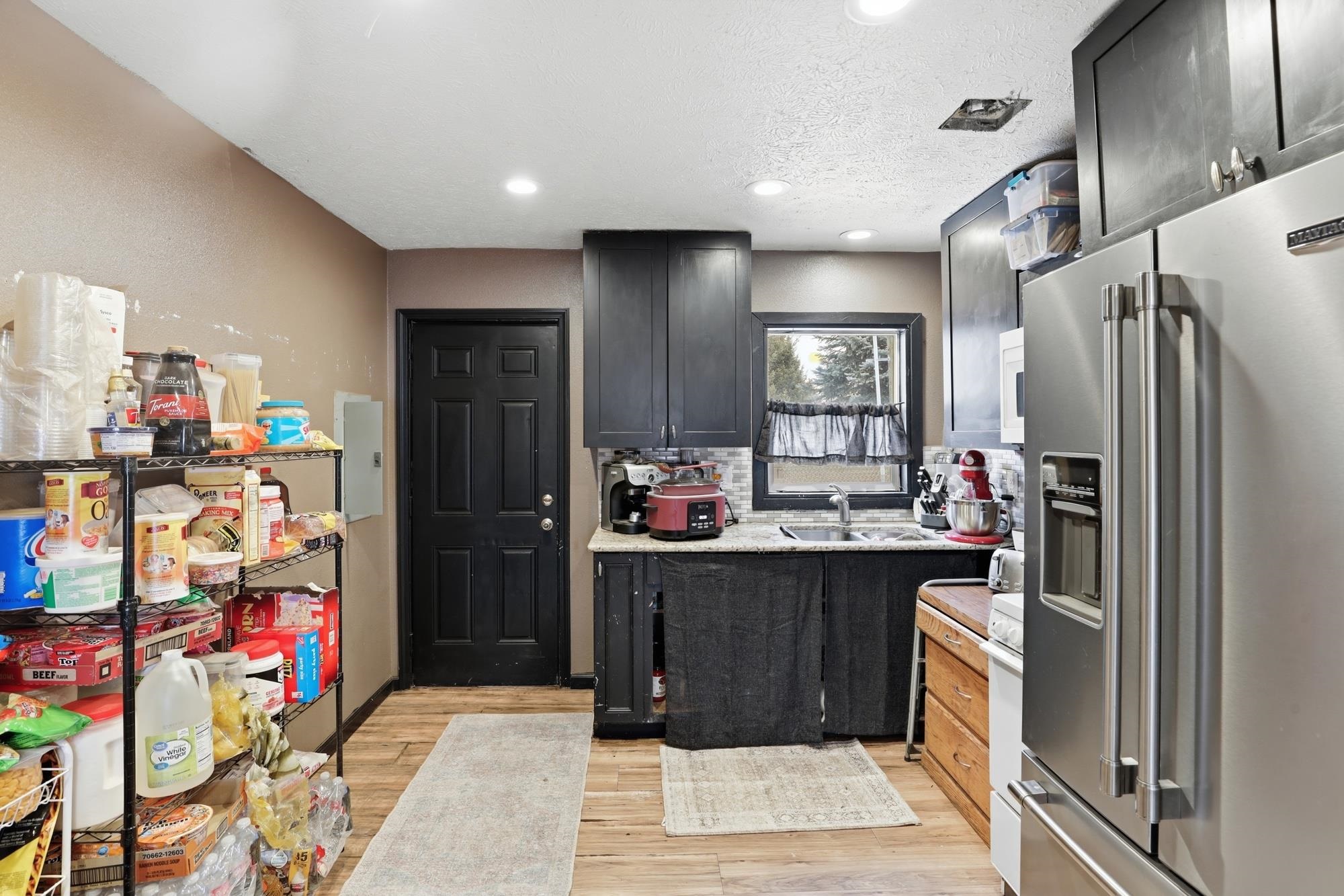 321 E Grace St - Photo 17