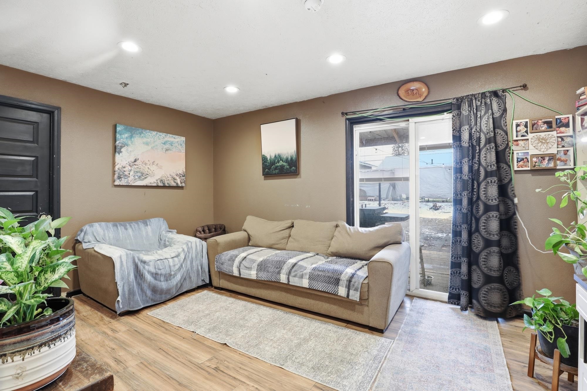 321 E Grace St - Photo 20