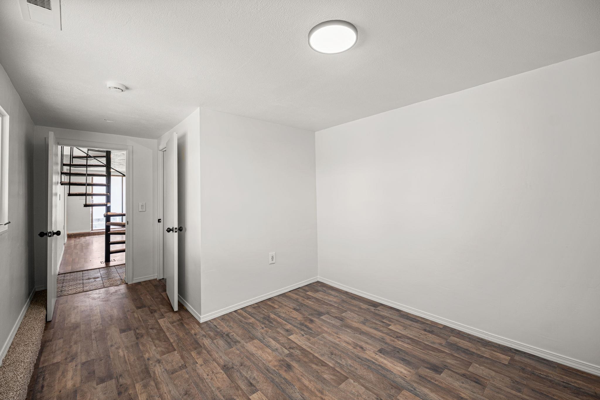 501 S Josephine St - Photo 19