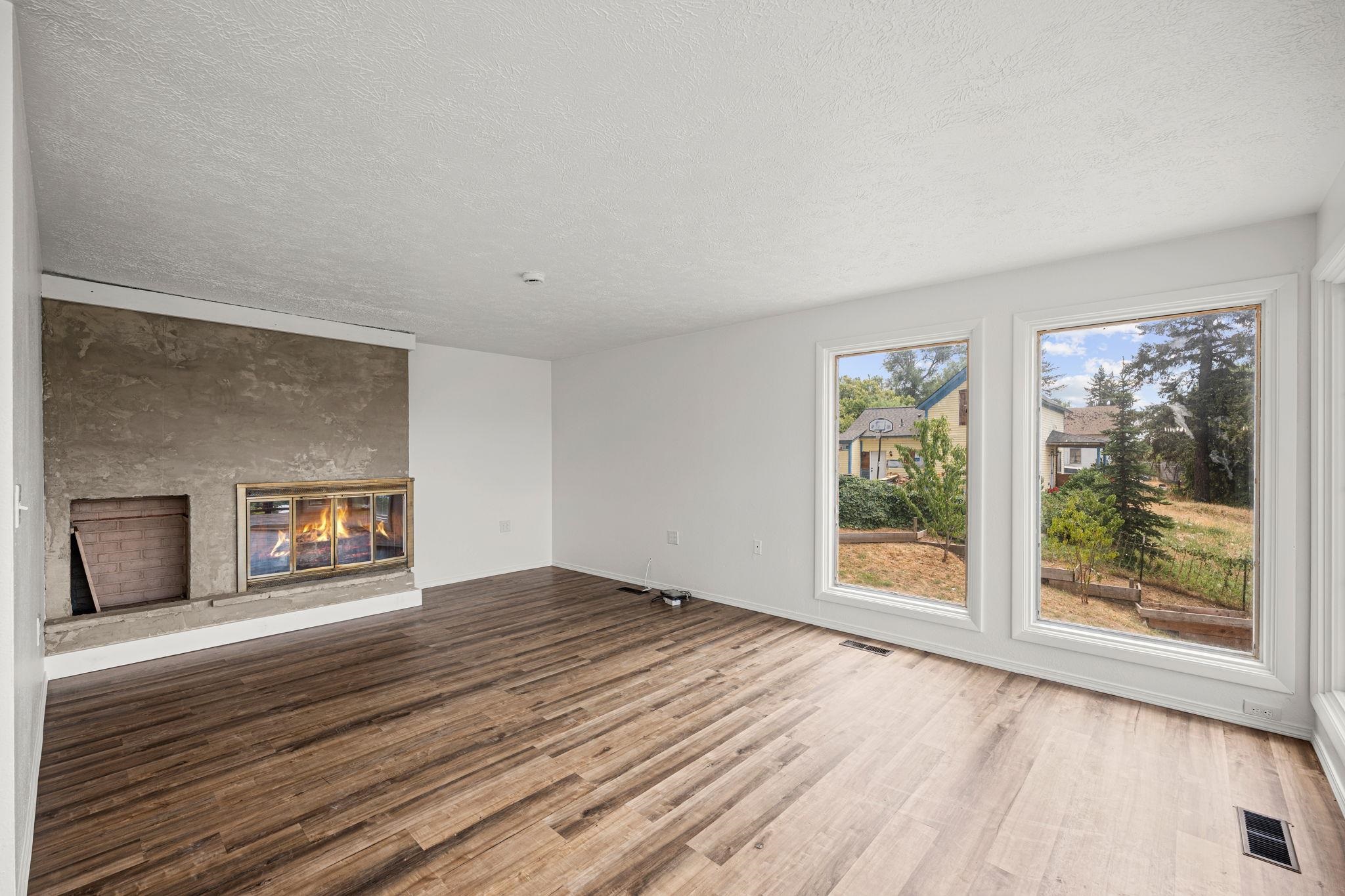501 S Josephine St - Photo 4