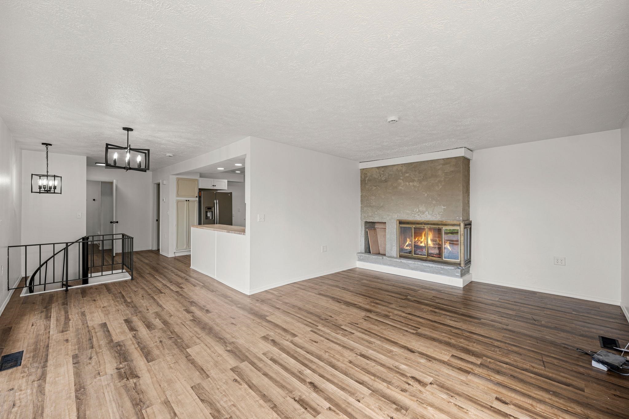 501 S Josephine St - Photo 5