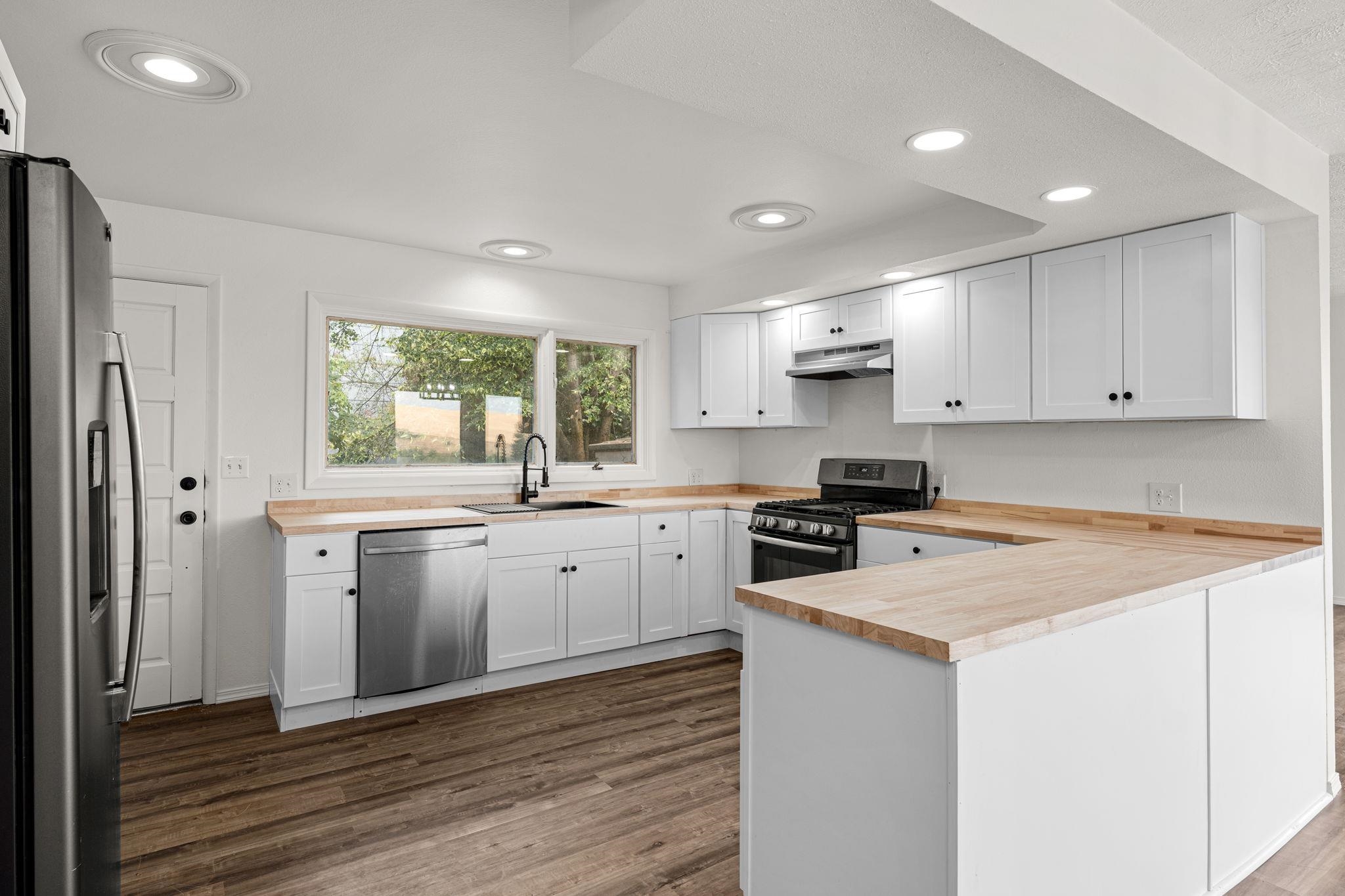 501 S Josephine St - Photo 10