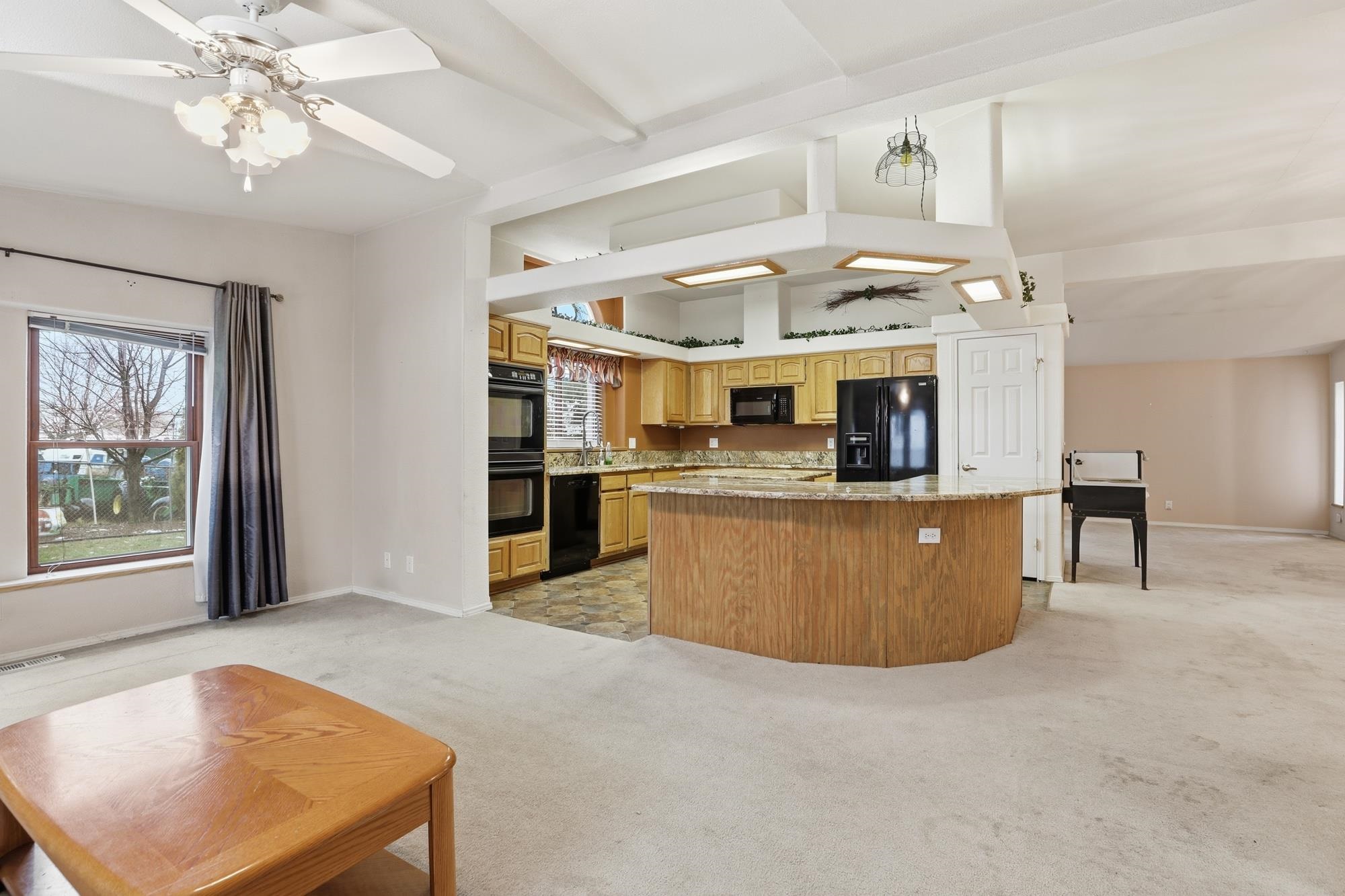 401 E Poplar St - Photo 12