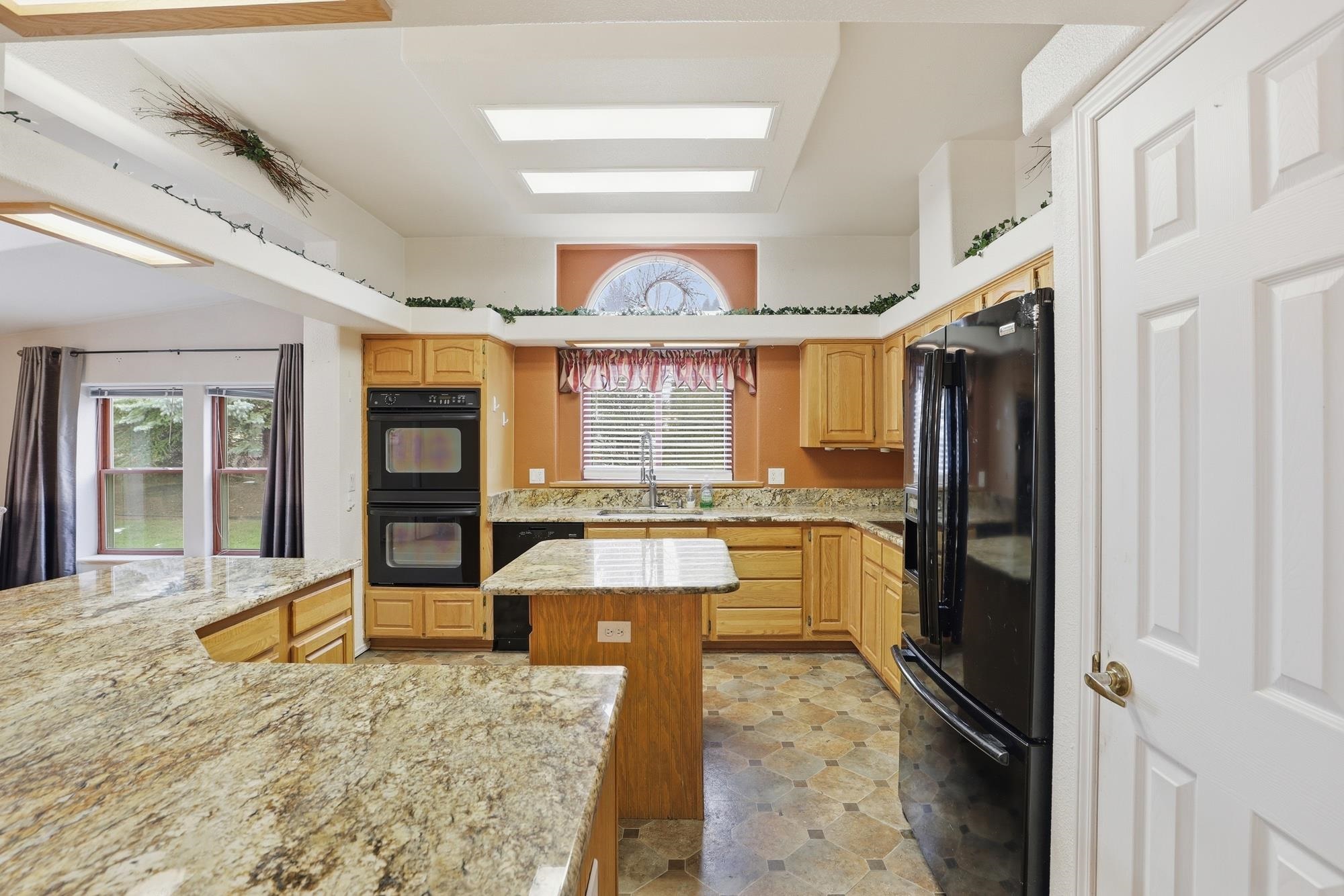 401 E Poplar St - Photo 14