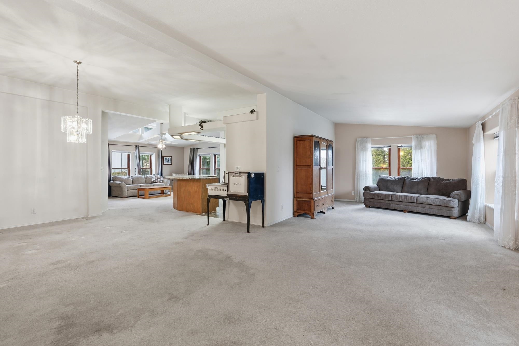 401 E Poplar St - Photo 6
