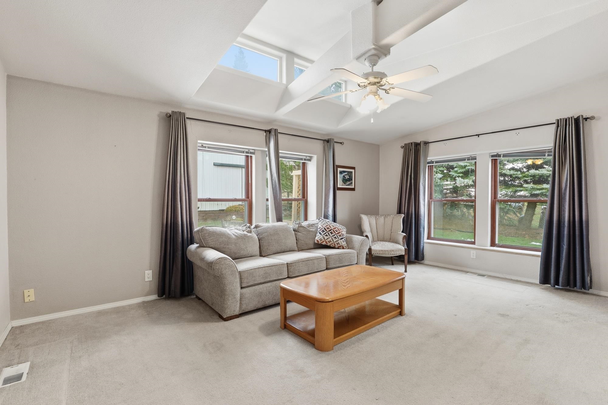 401 E Poplar St - Photo 10