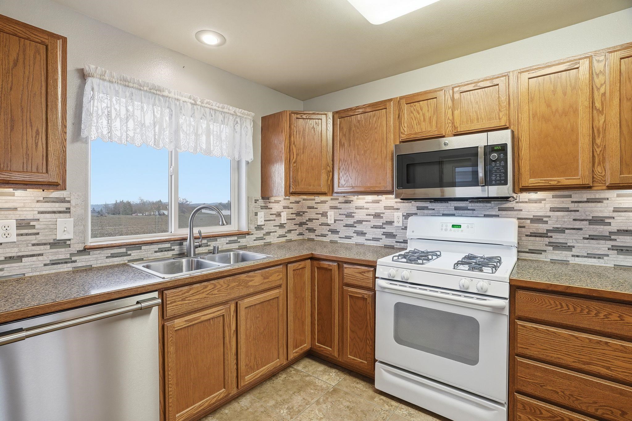 9216 N Oak St - Photo 13
