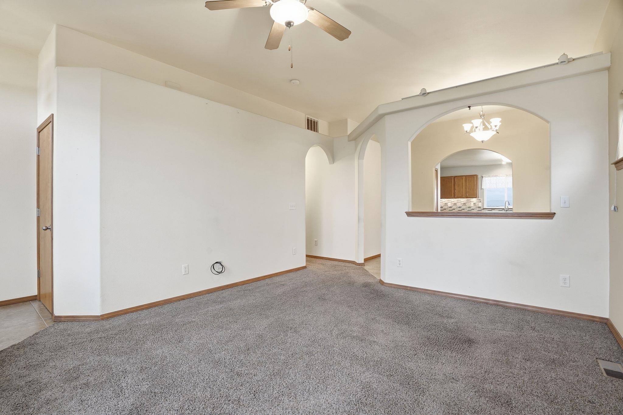 9216 N Oak St - Photo 4