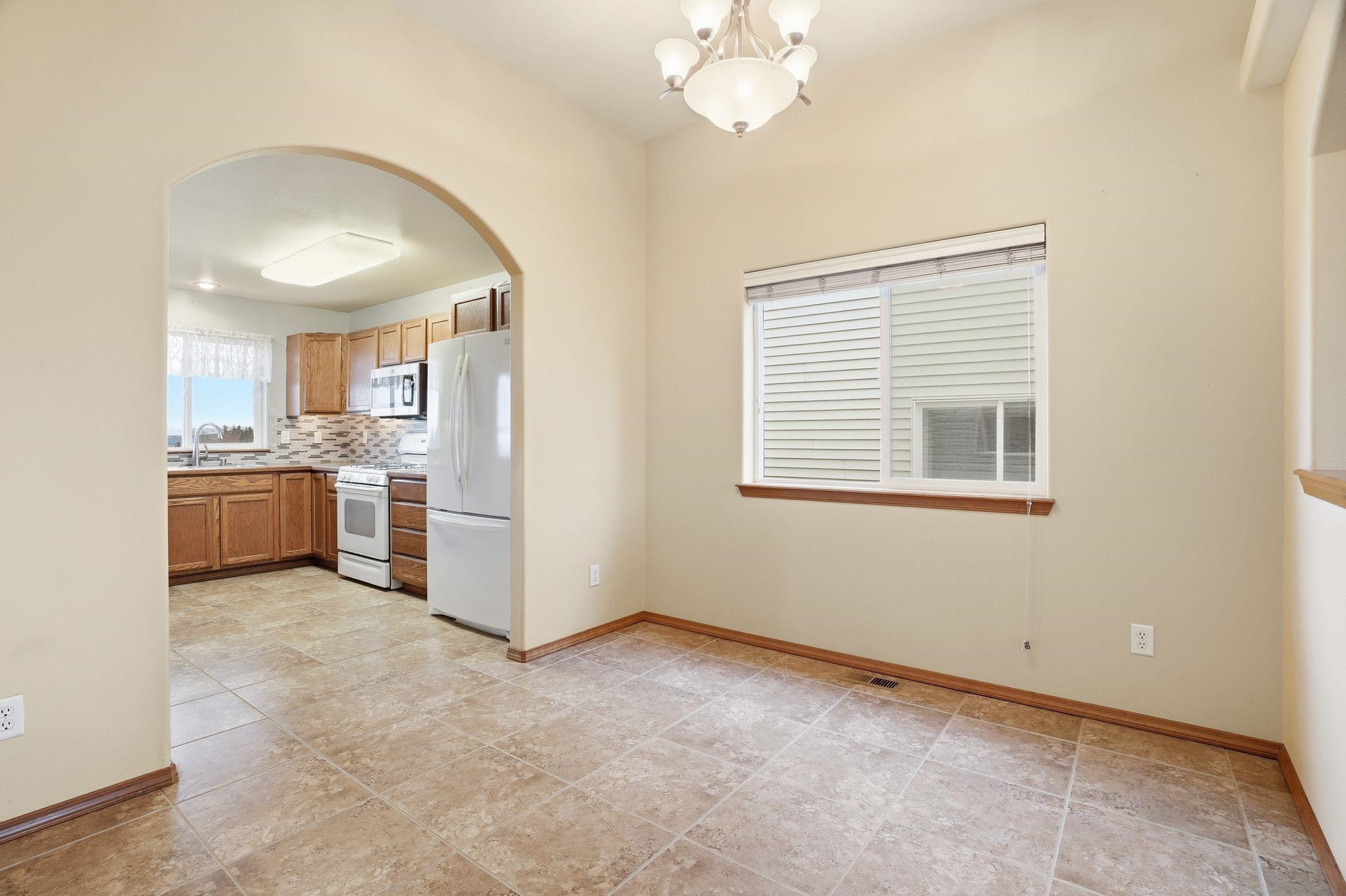 9216 N Oak St - Photo 7