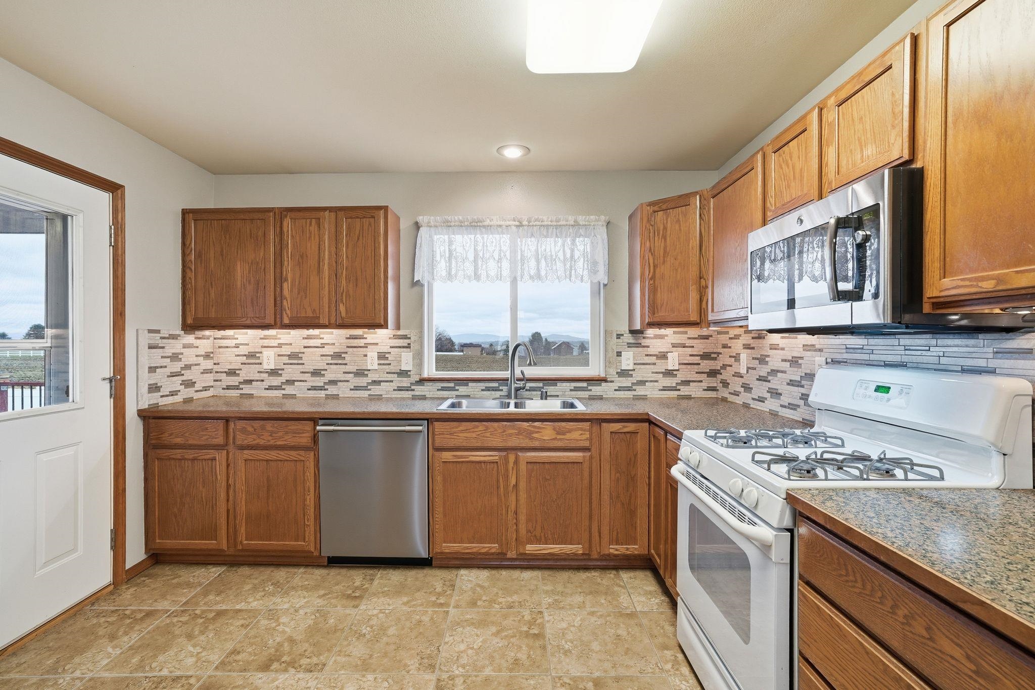 9216 N Oak St - Photo 10