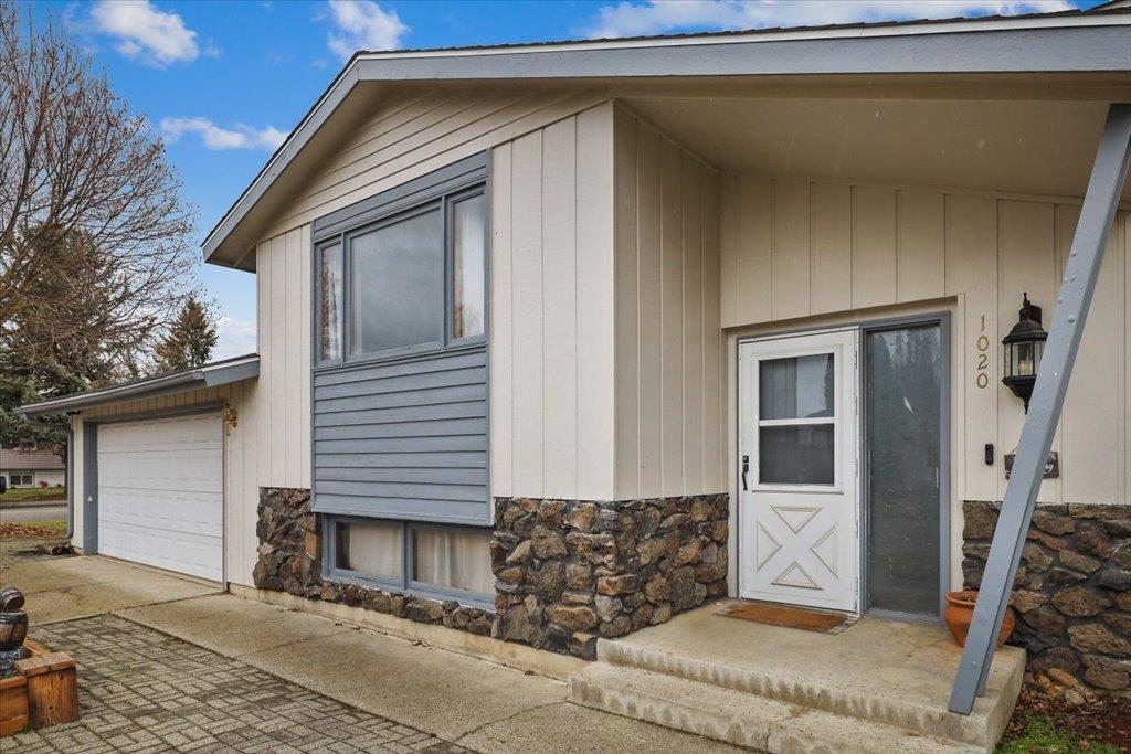 1020 N Bolivar Rd - Photo 5