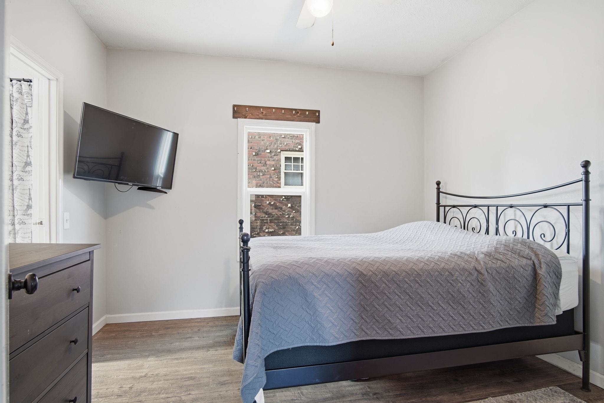1123 W York Ave - Photo 12