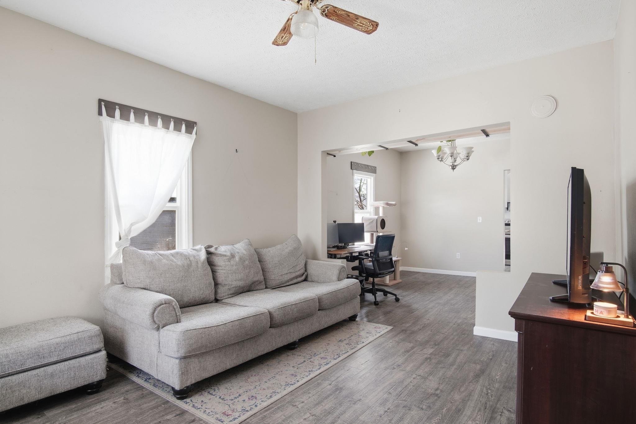 1123 W York Ave - Photo 3