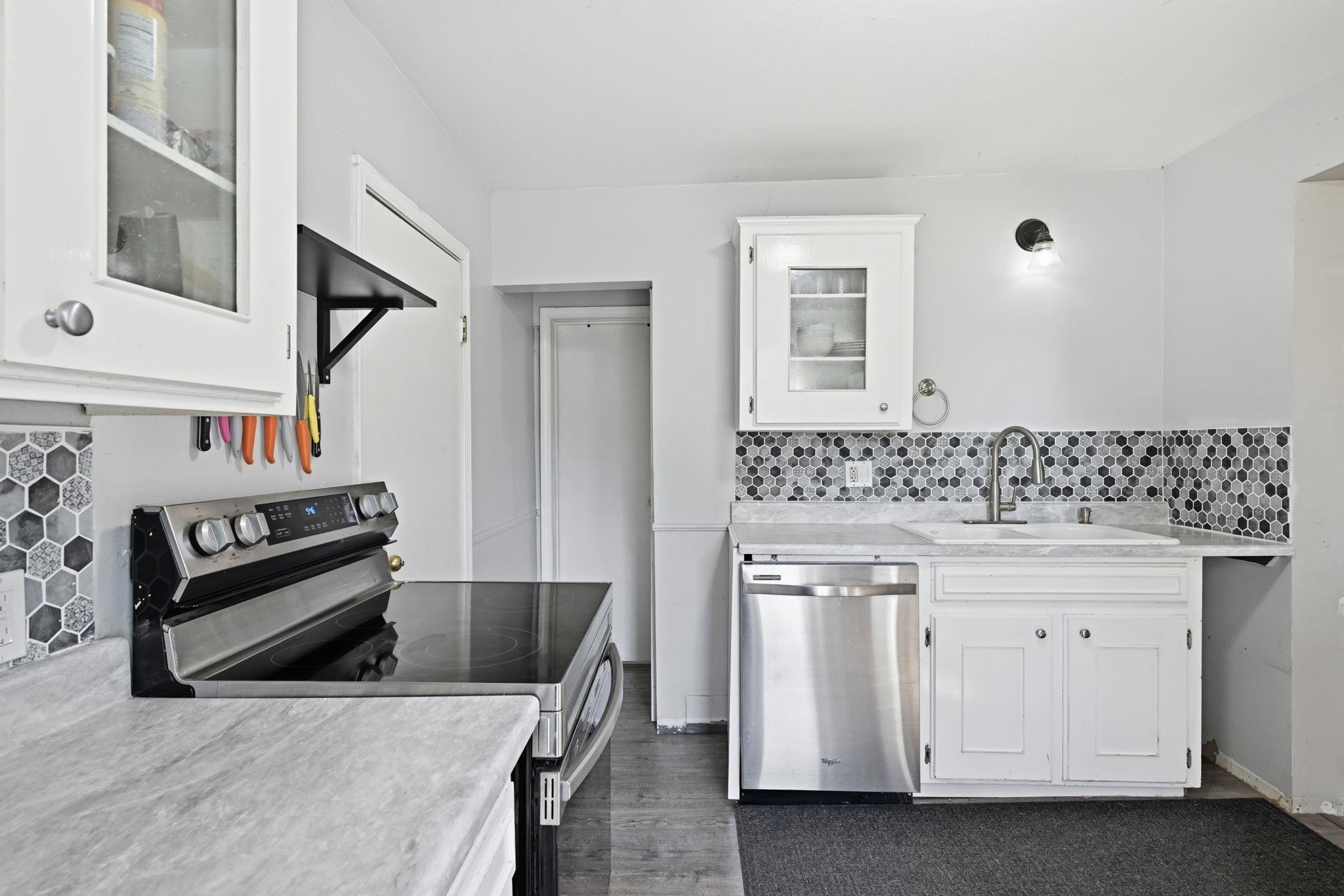 1123 W York Ave - Photo 5