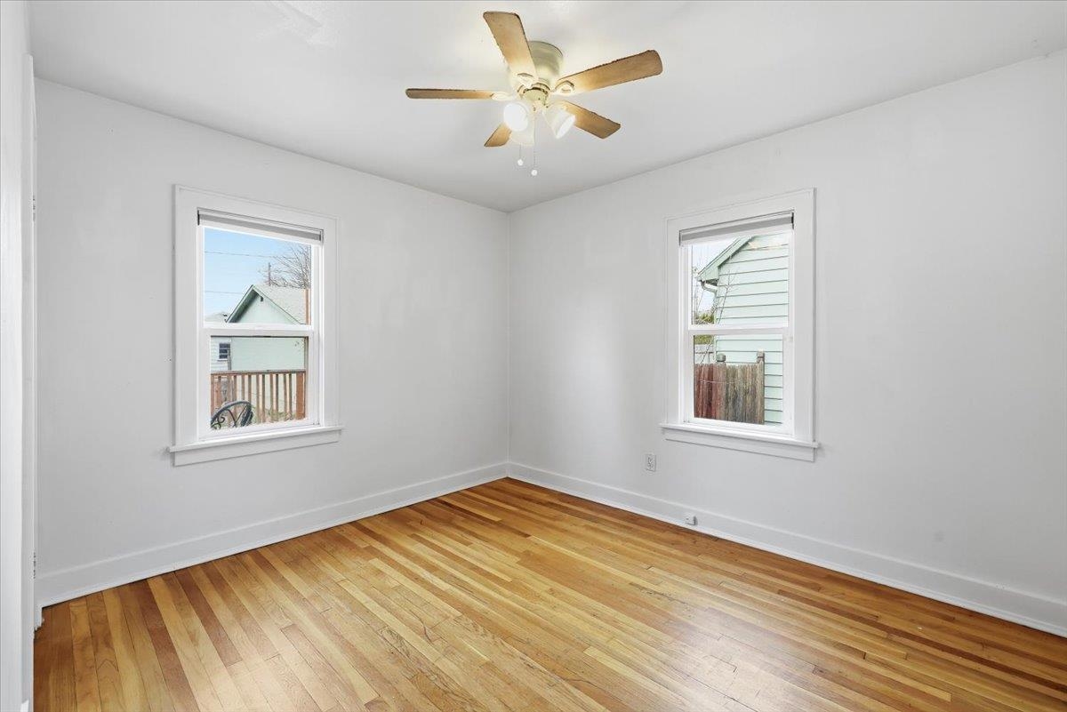 3923 N Hawthorne St - Photo 12