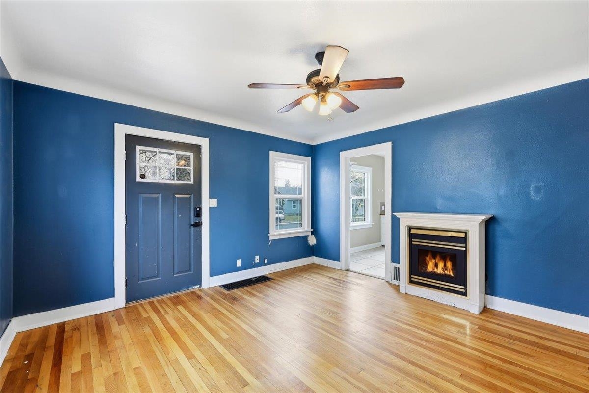 3923 N Hawthorne St - Photo 4