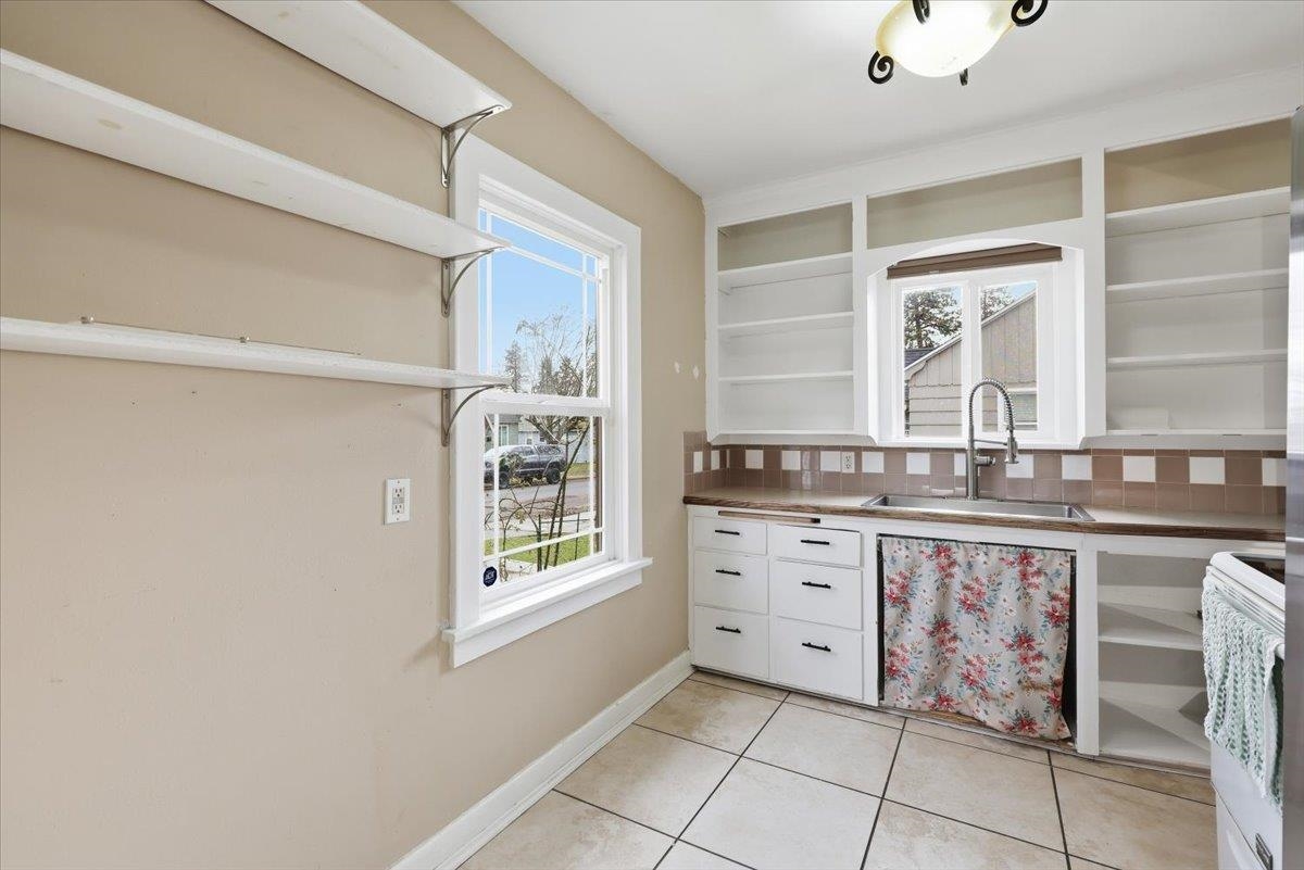 3923 N Hawthorne St - Photo 8