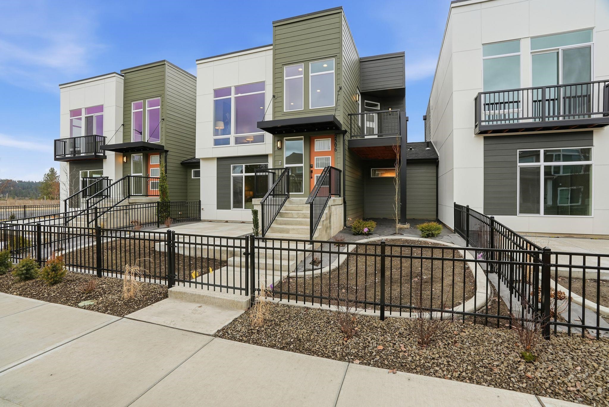 2506 W Summit Pkwy - Photo 2