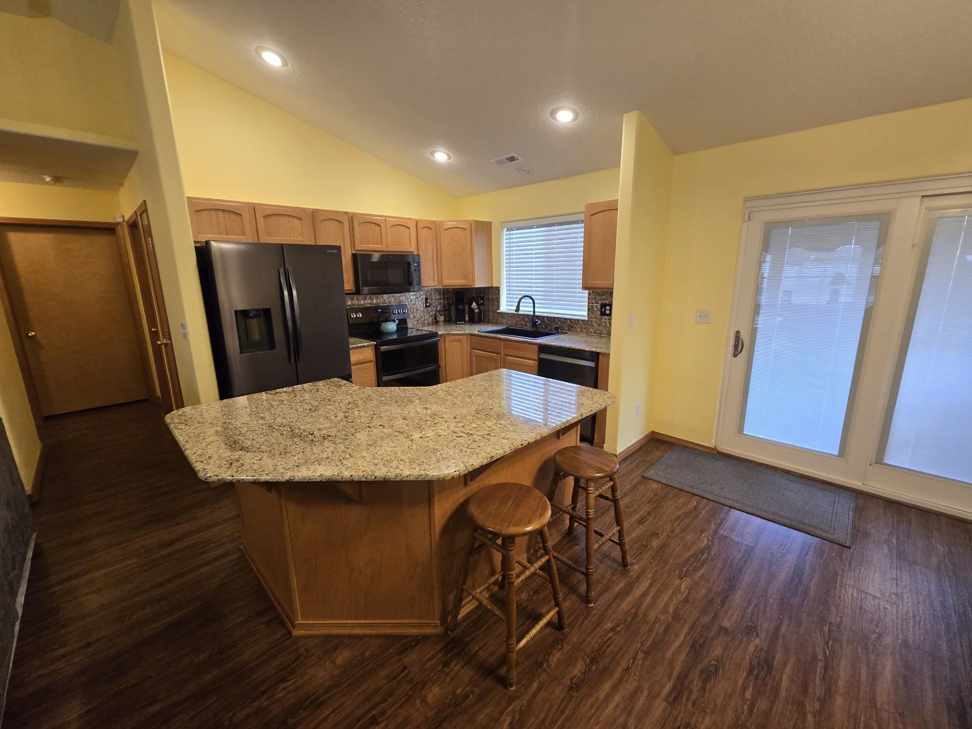 807 E Justin Ave - Photo 3
