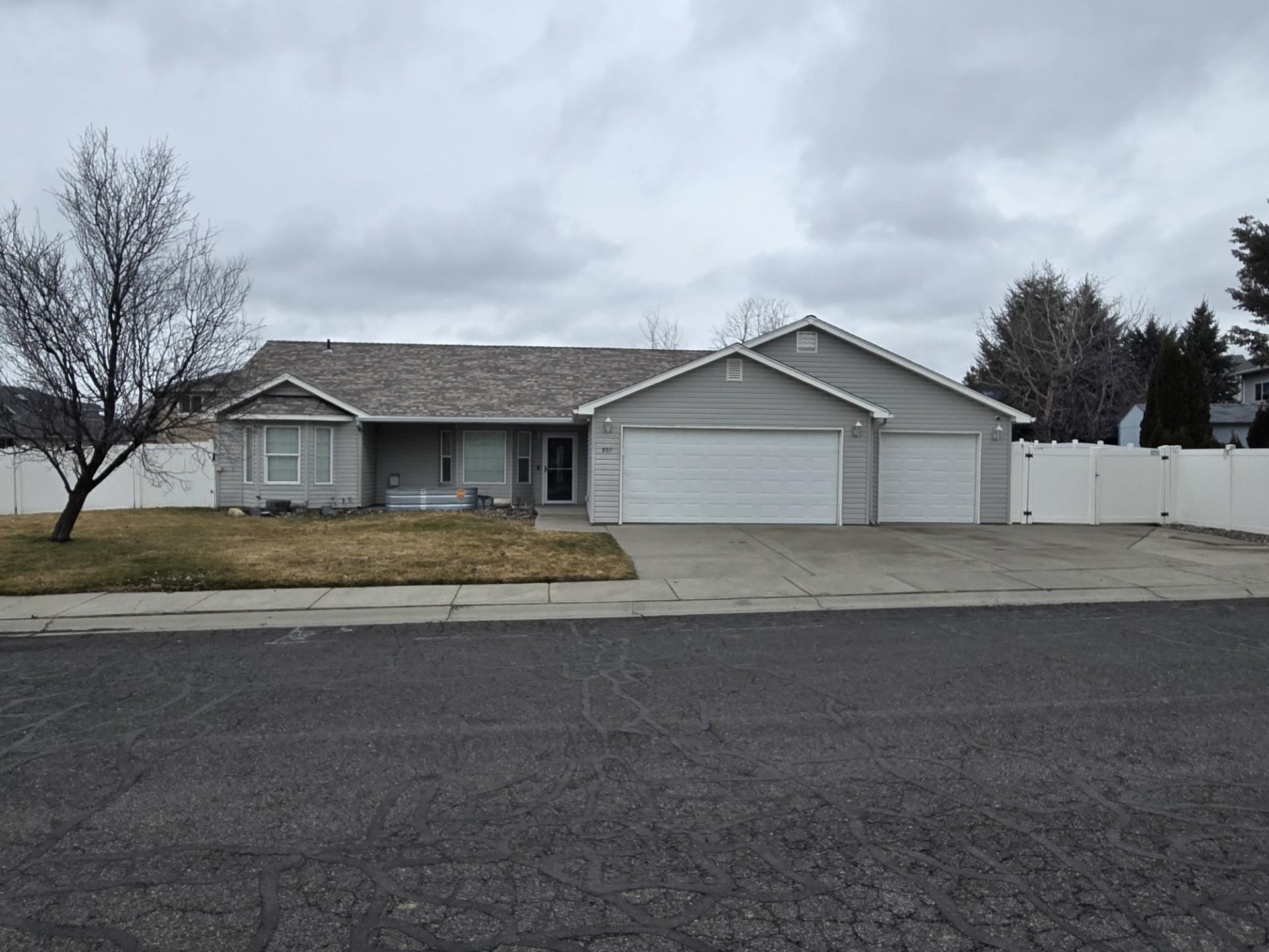 807 E Justin Ave - Photo 10