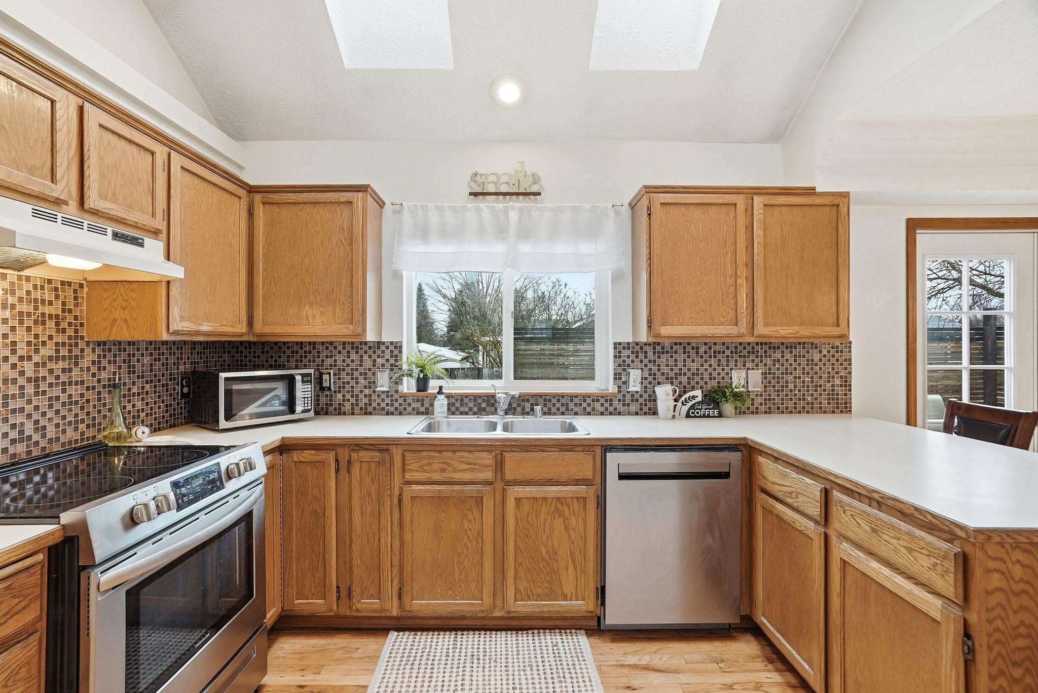 15806 E 23RD Ave - Photo 11