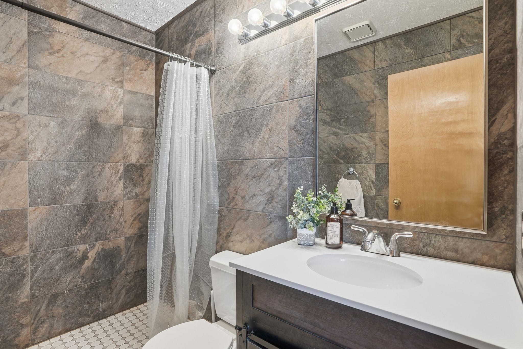 15806 E 23RD Ave - Photo 21
