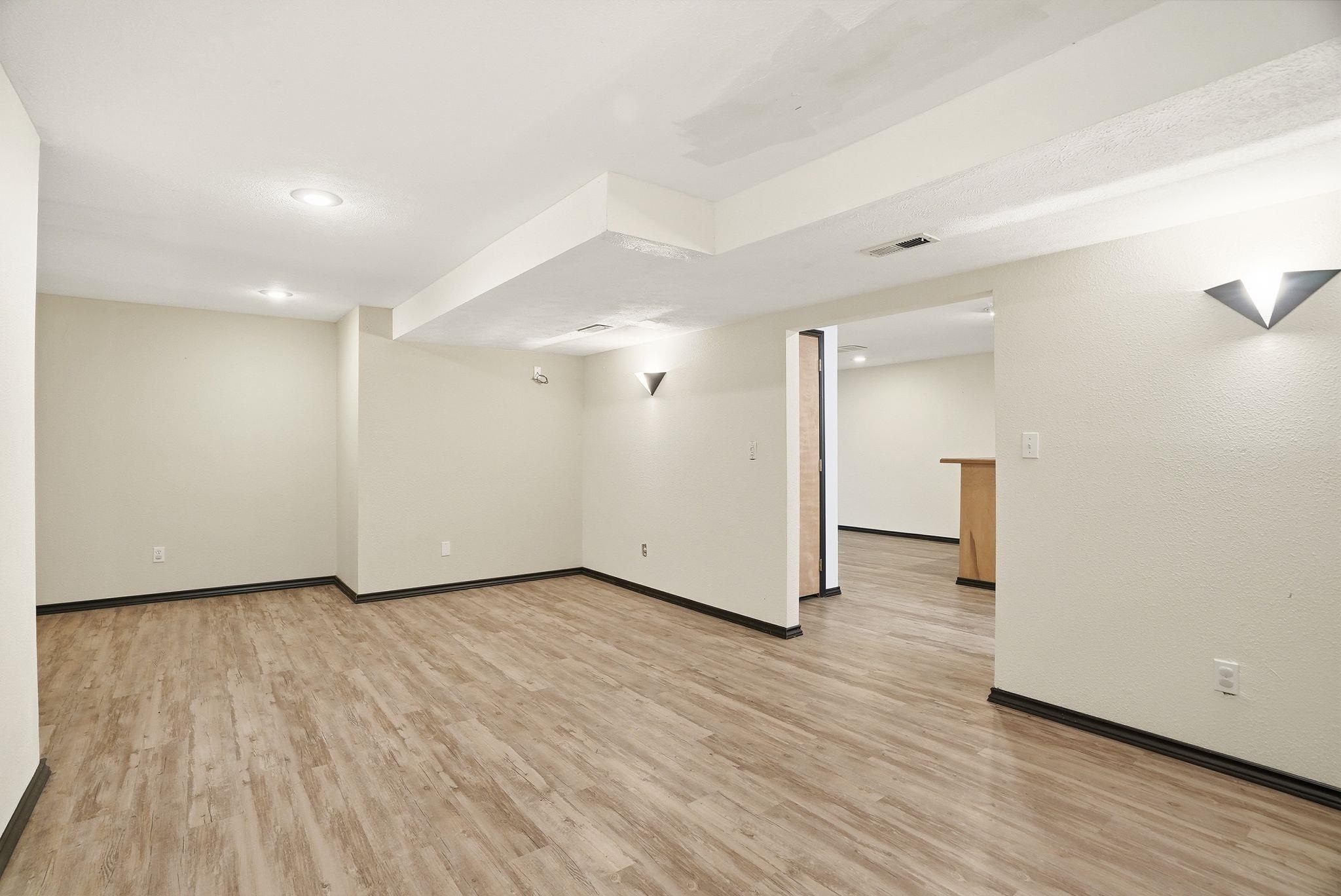 15806 E 23RD Ave - Photo 31