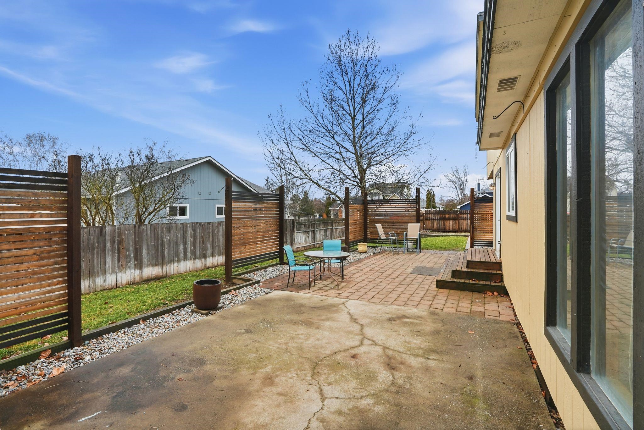 15806 E 23RD Ave - Photo 36