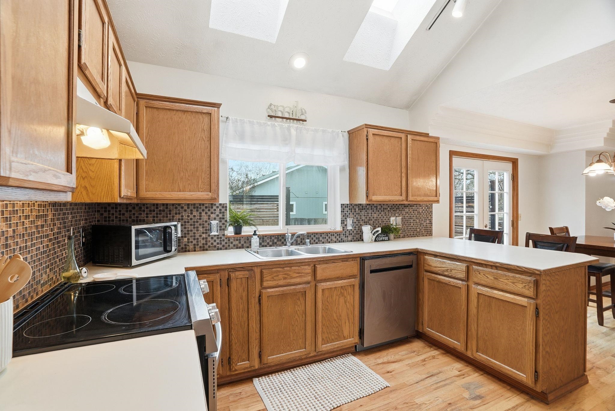 15806 E 23RD Ave - Photo 9