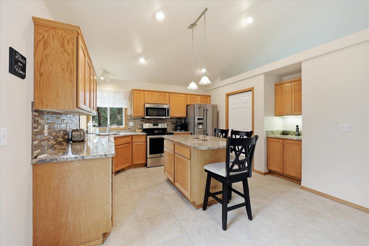 6215 Moriah Dr - Photo 10