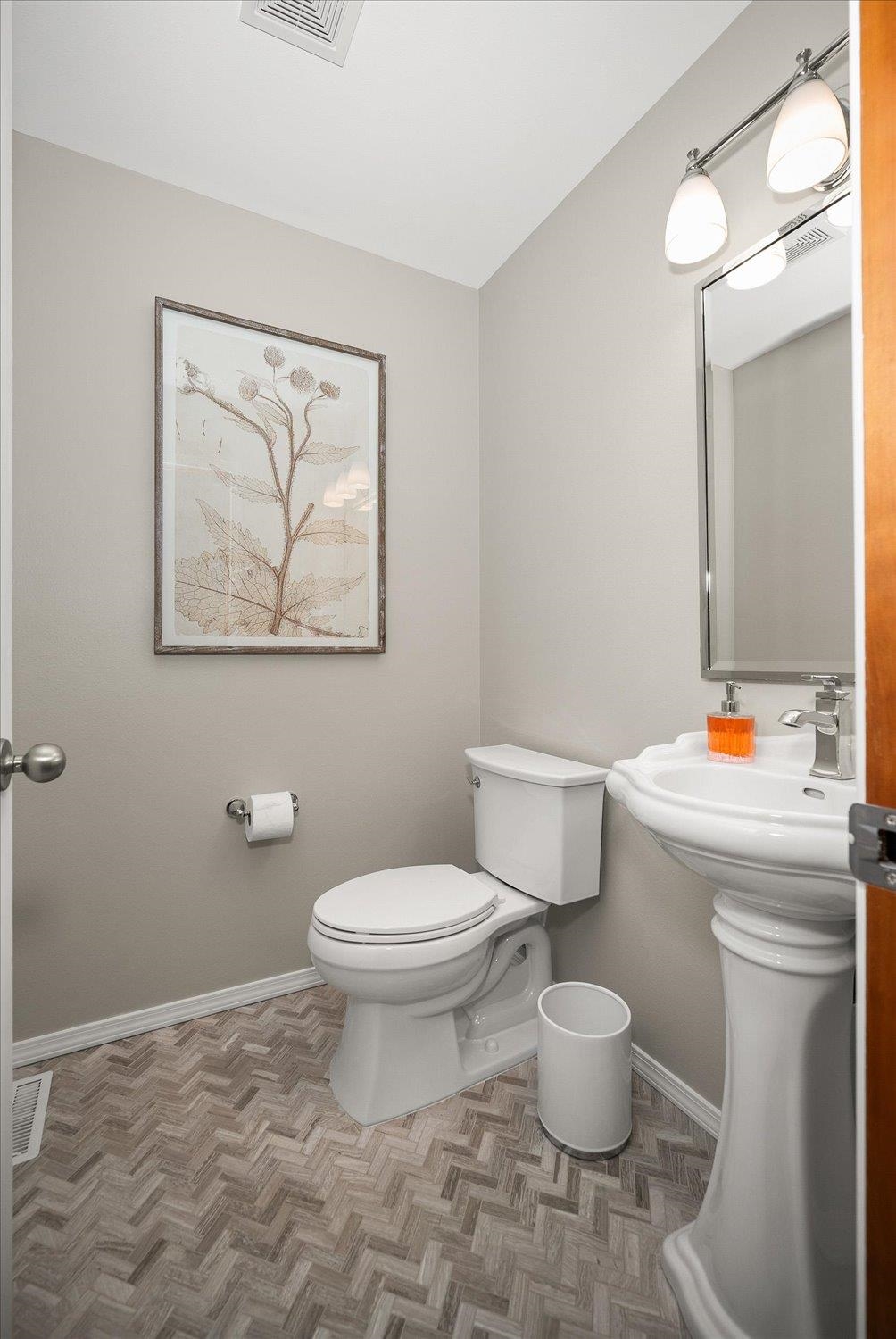 2402 W Carolina Ct - Photo 26
