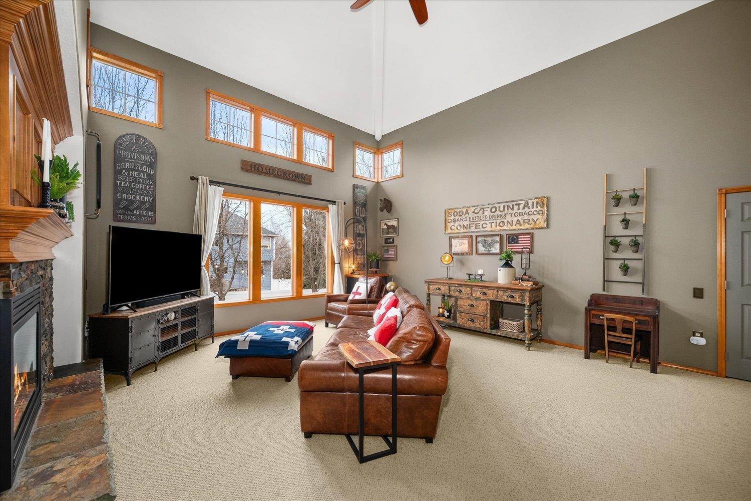 2402 W Carolina Ct - Photo 6
