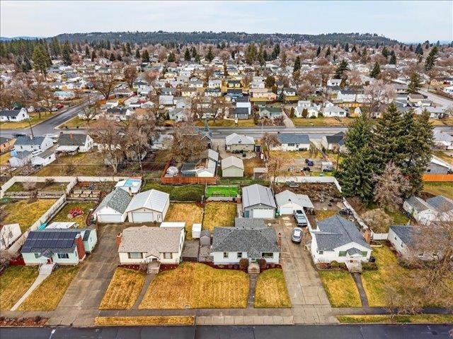 2704 W Hoffman Ave - Photo 2