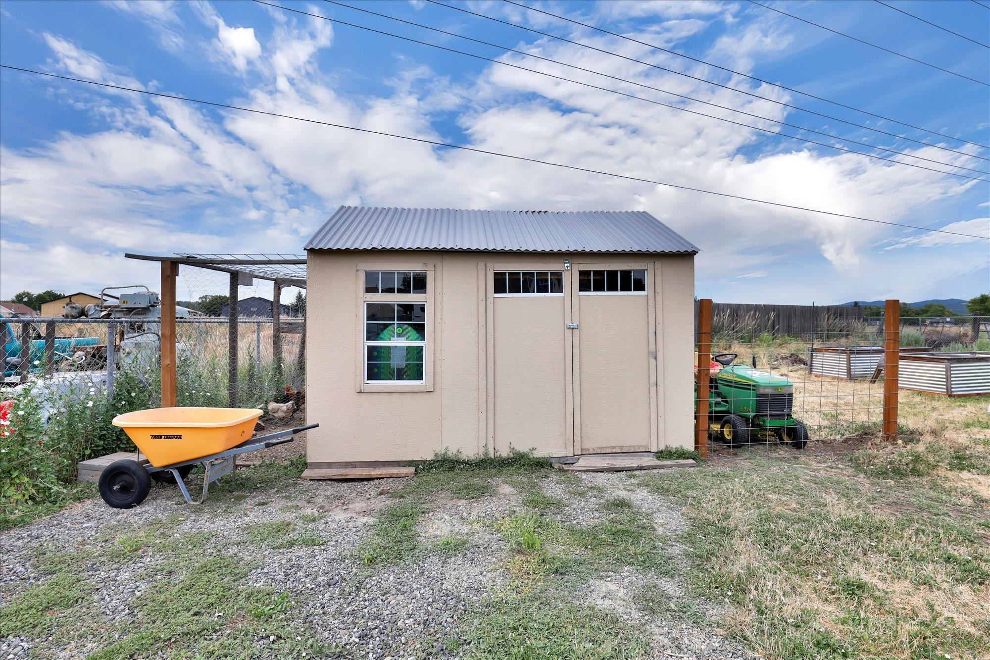 10915 E Fairview Ave - Photo 35