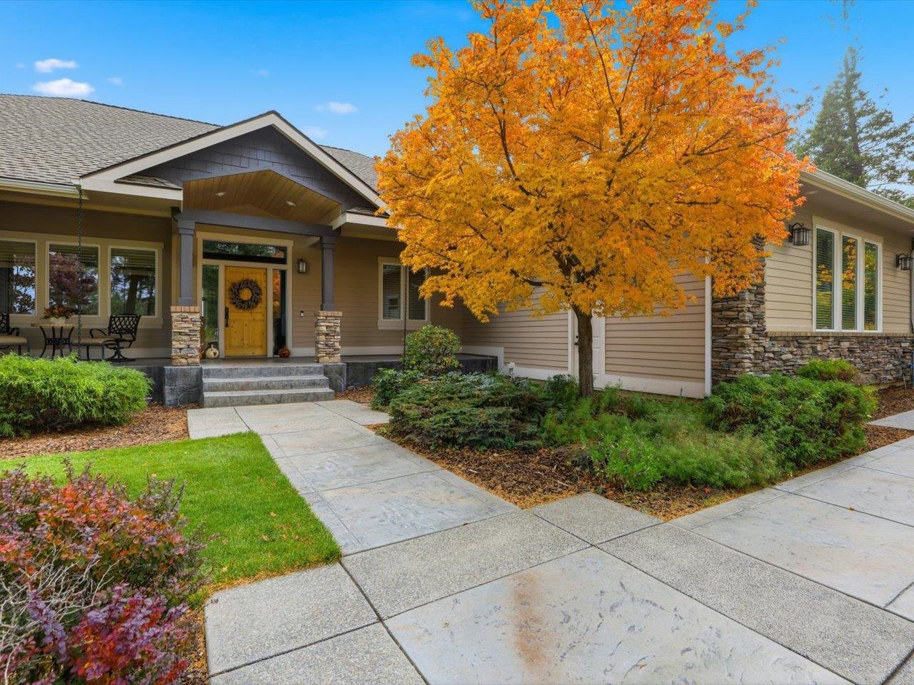 17118 N Logan Ln - Photo 2