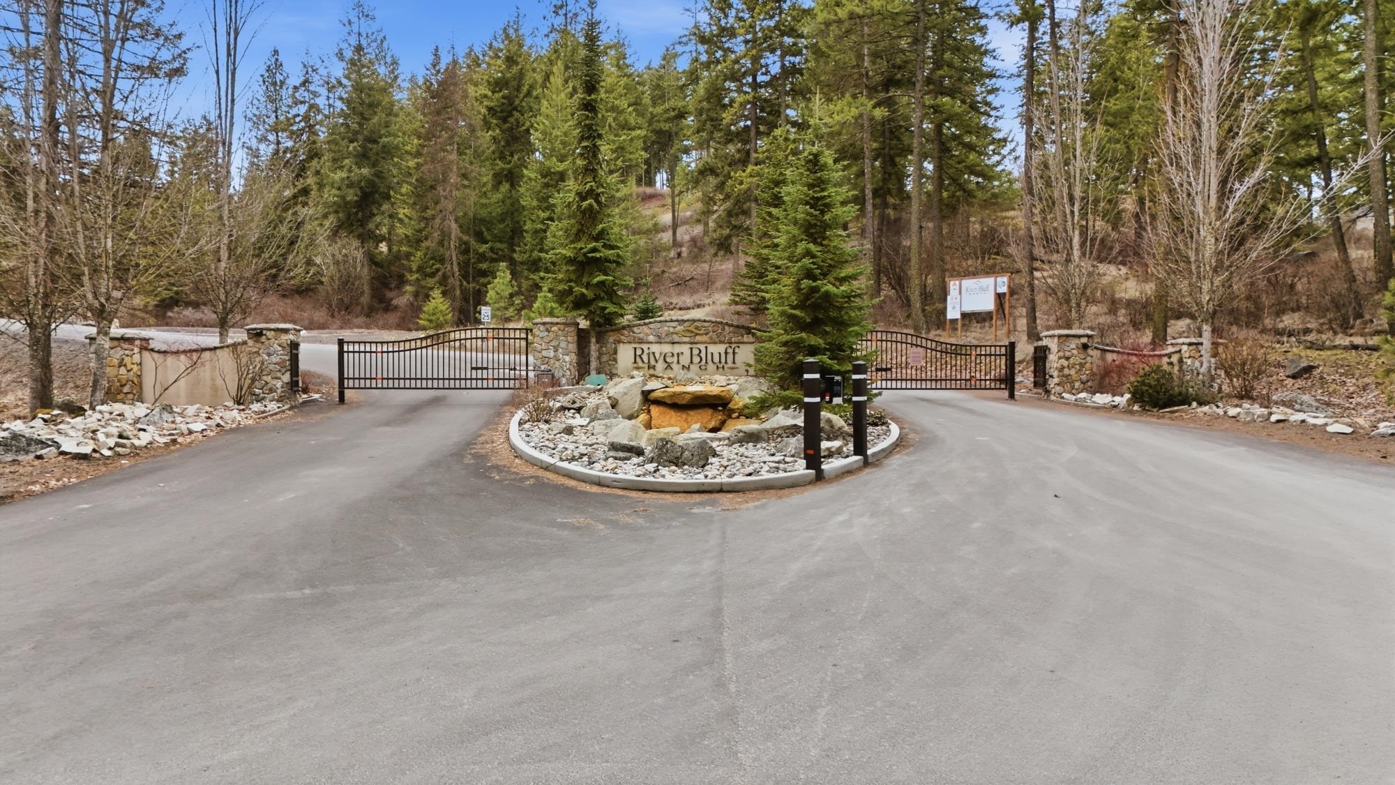 17118 N Logan Ln - Photo 4