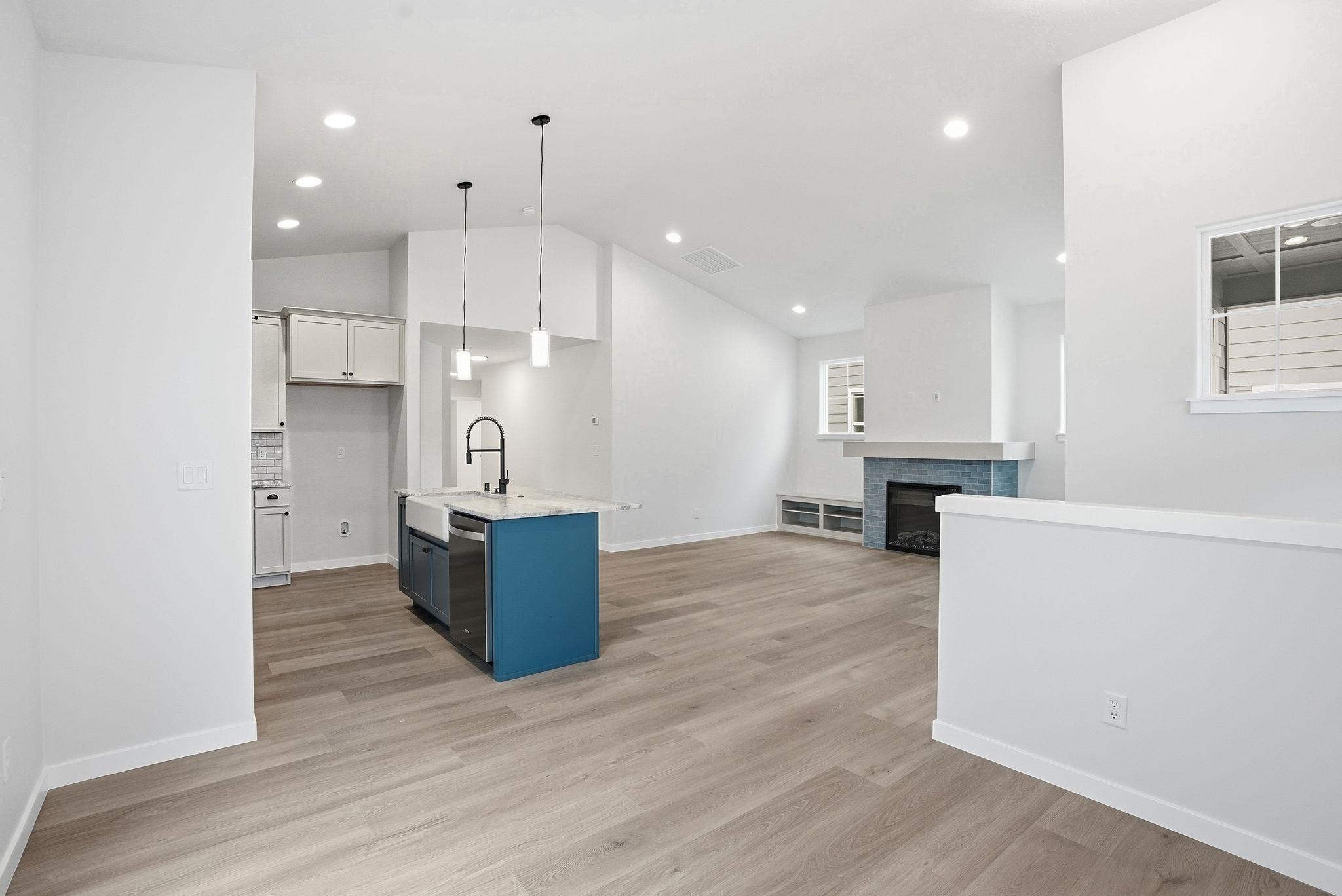 23012 E Edgewater Ln - Photo 6