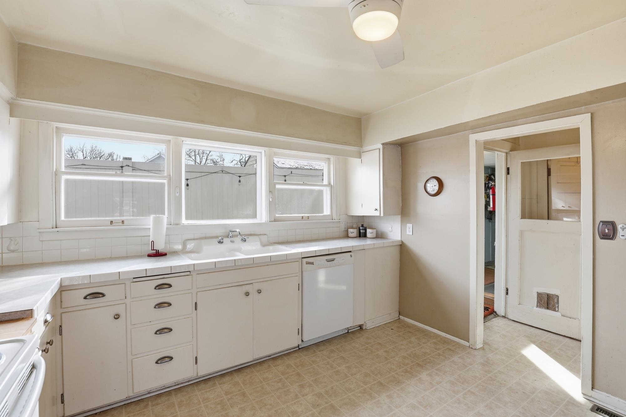 3314 E 29th Ave - Photo 14