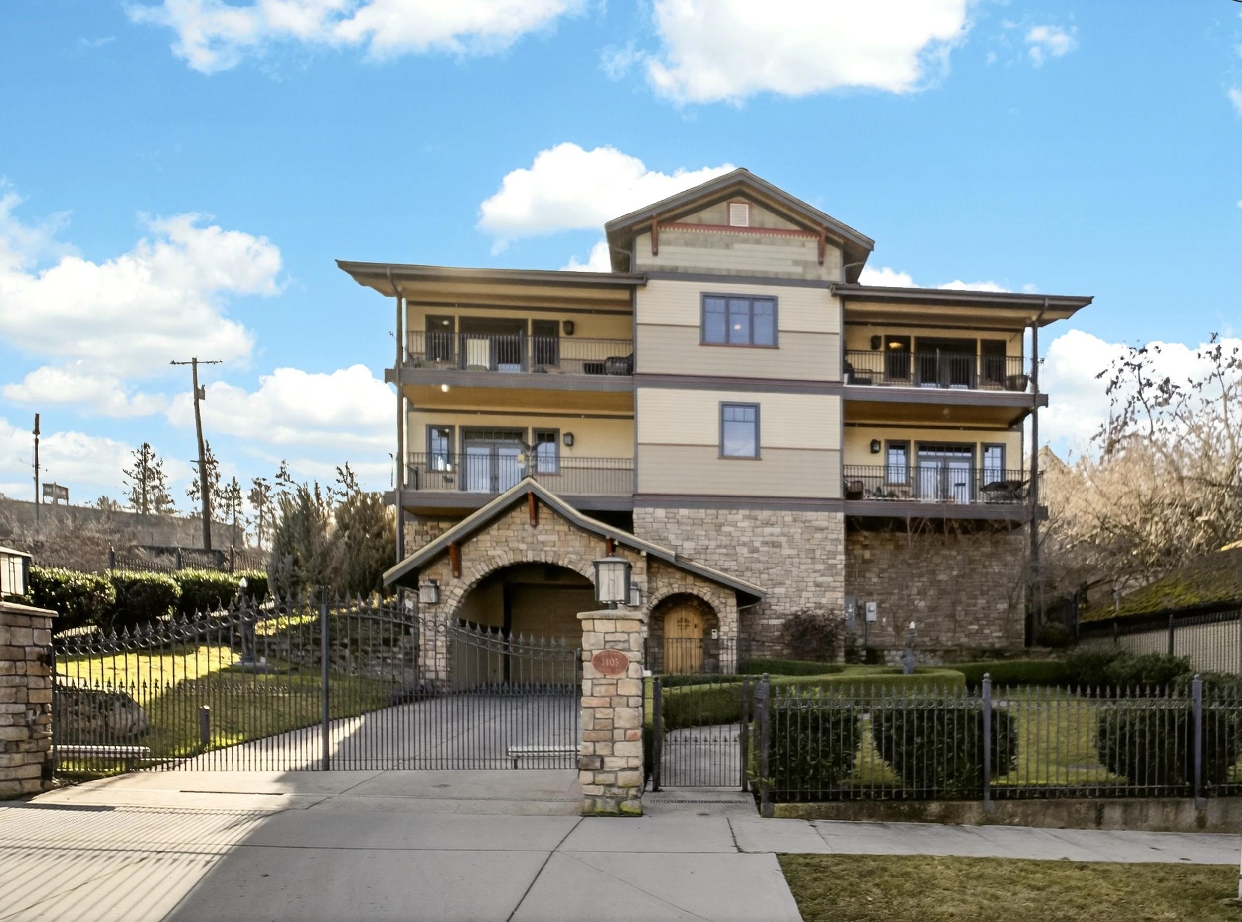 1405 W Water Ave - Photo 2