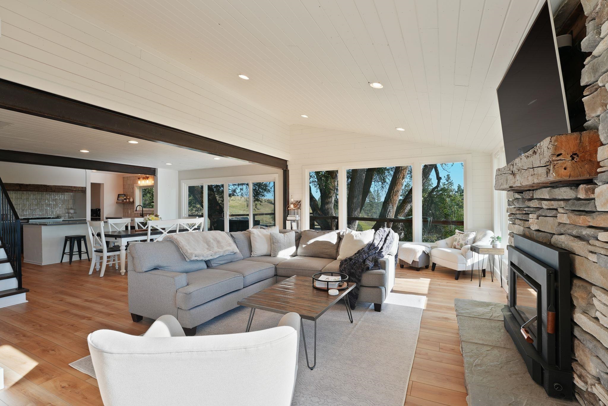 2206 E Pine Hill Ln - Photo 2
