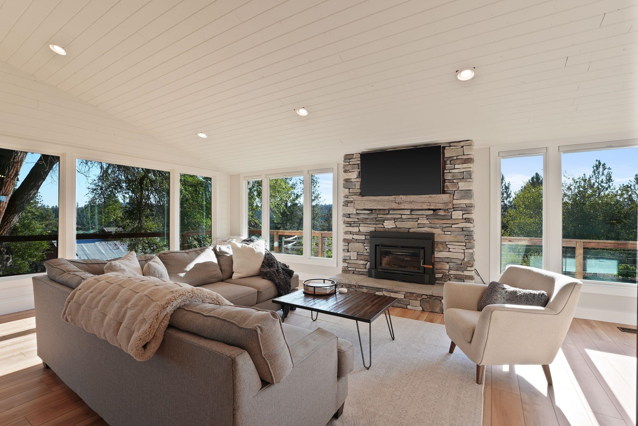 2206 E Pine Hill Ln - Photo 3