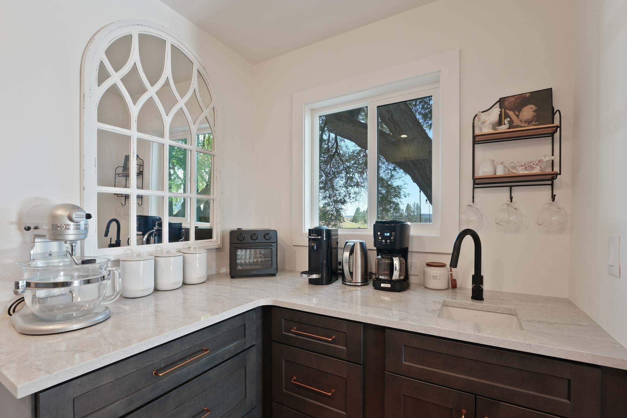 2206 E Pine Hill Ln - Photo 6
