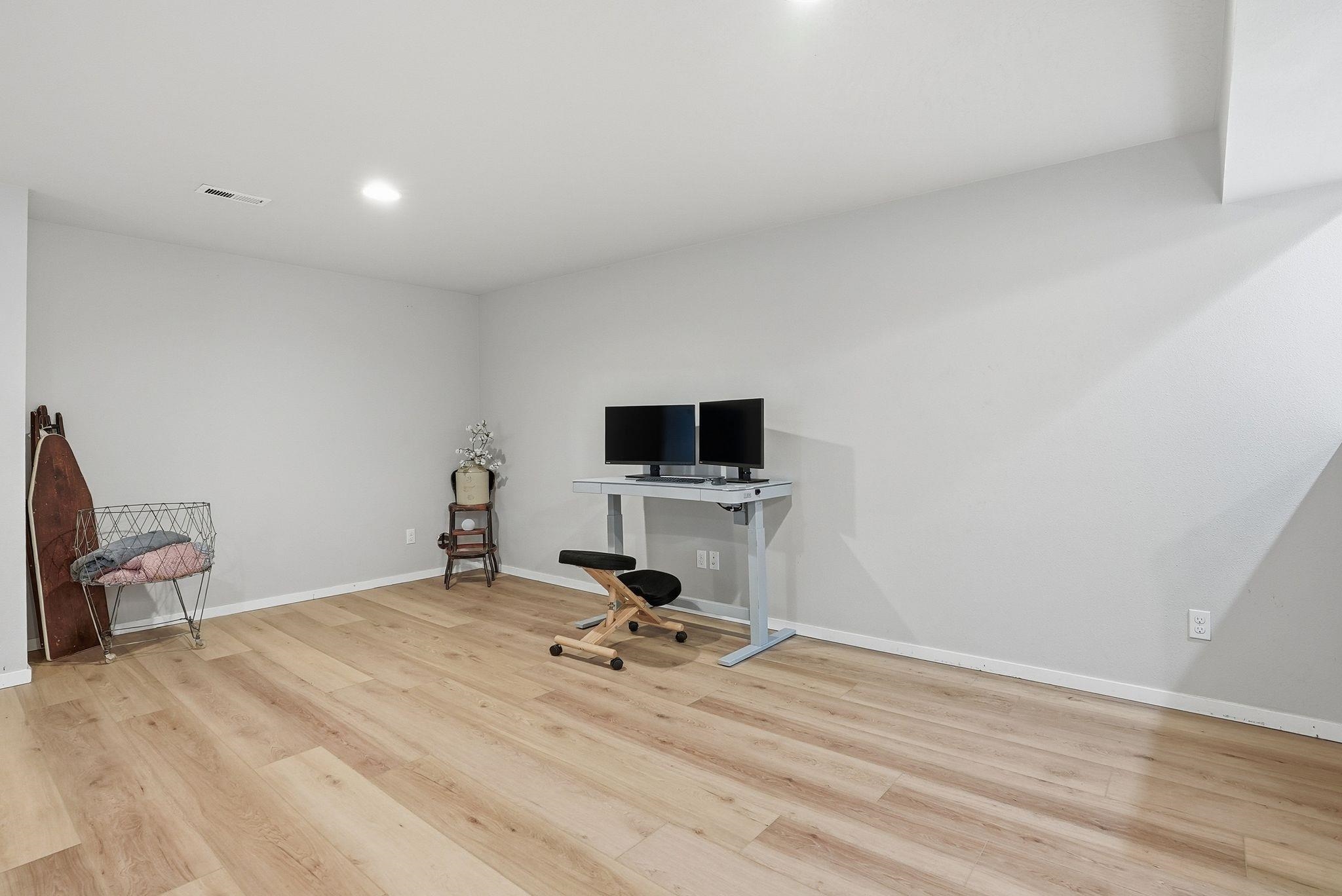 1853 W Bridge Ave - Photo 21