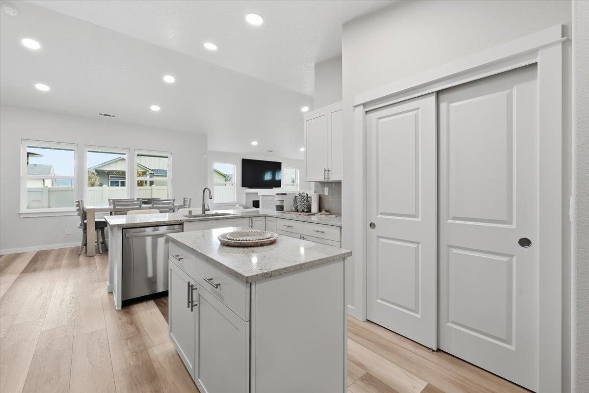18240 E 17th Ave - Photo 12