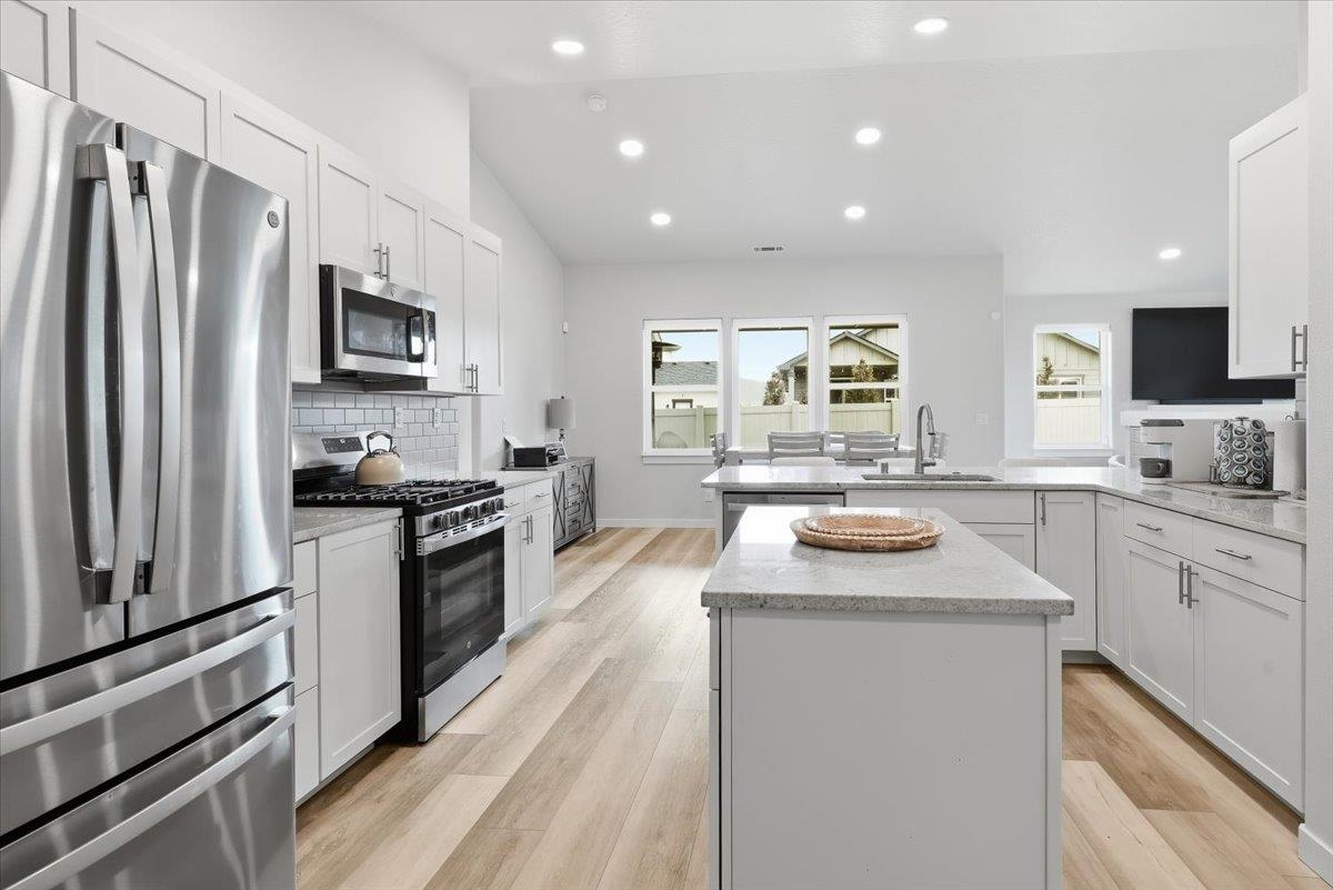 18240 E 17th Ave - Photo 13